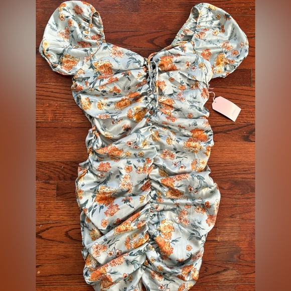 Flowery Ruched Dress - Picture 5 of 5